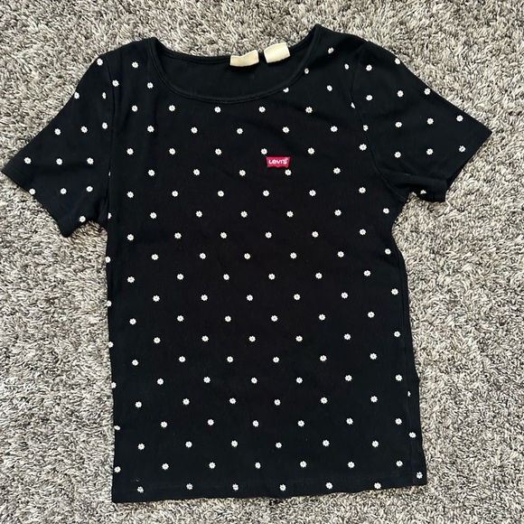 Levi's Tops - Levis women’s black floral tshirt